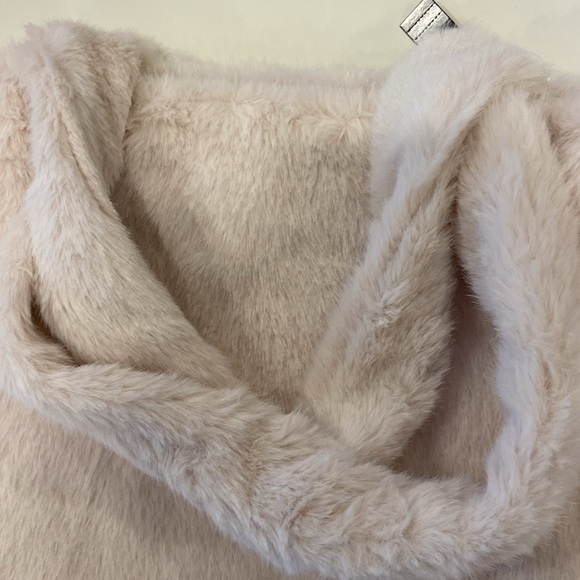 Faux-Fur Tote - Picture 3 of 6